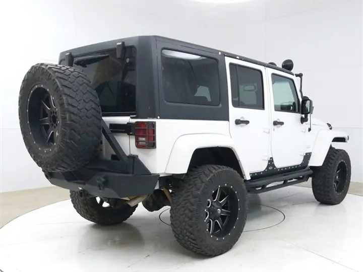 Bright White Clearcoat, 2014 JEEP WRANGLER Image 7