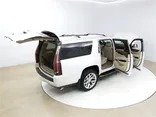 Crystal White Tricoat, 2017 CADILLAC ESCALADE ESV Thumnail Image 20