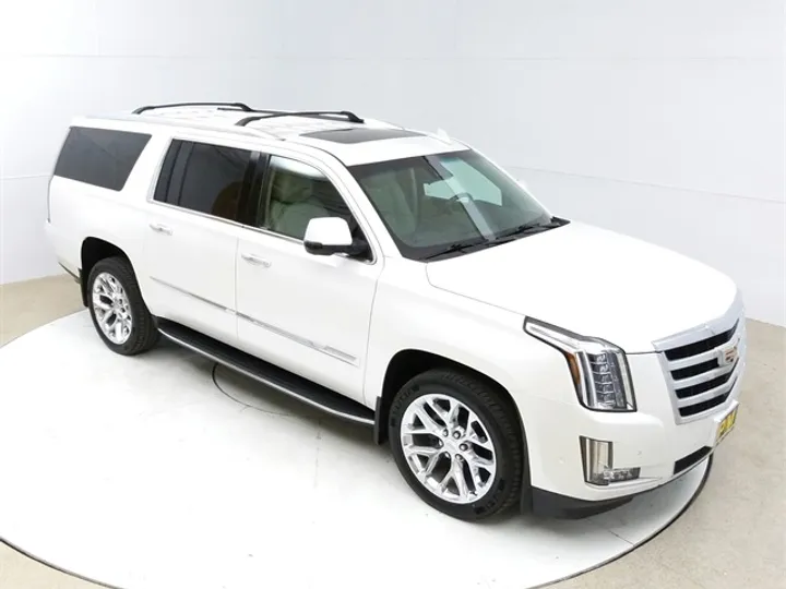 Crystal White Tricoat, 2017 CADILLAC ESCALADE ESV Image 13