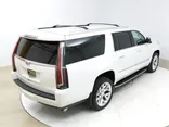 Crystal White Tricoat, 2017 CADILLAC ESCALADE ESV Thumnail Image 16