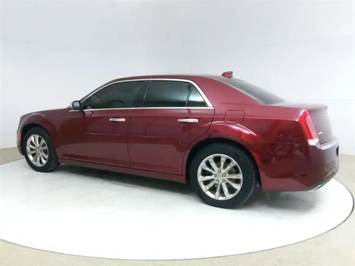 Velvet Red Pearlcoat, 2019 CHRYSLER 300 Image 5