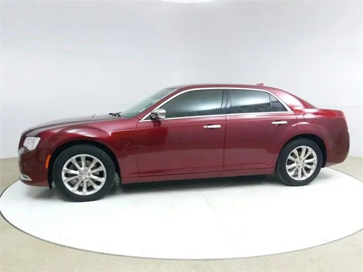 Velvet Red Pearlcoat, 2019 CHRYSLER 300 Image 4