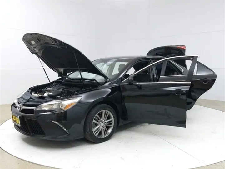 Midnight Black Metallic, 2016 TOYOTA CAMRY Image 10