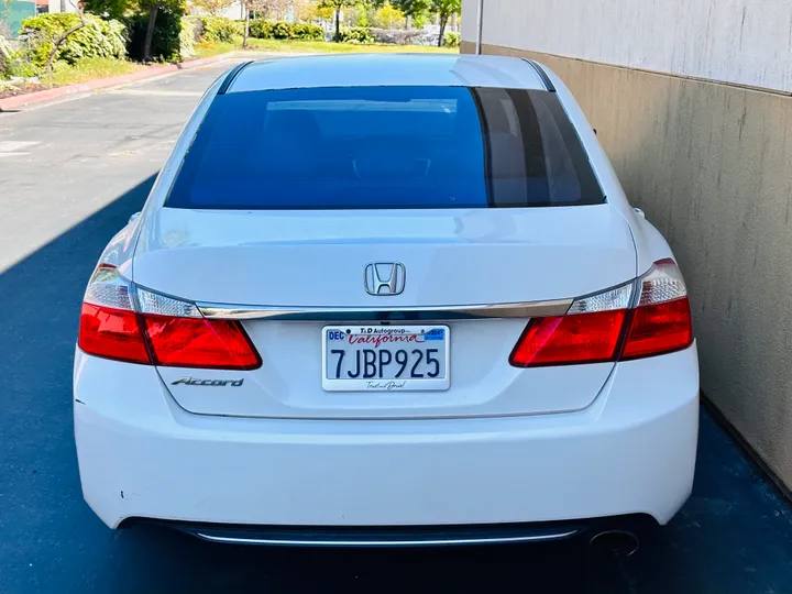 WHITE, 2015 HONDA ACCORD Image 5