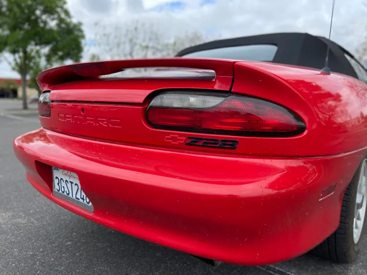 RED, 1994 CHEVROLET CAMARO Image 23