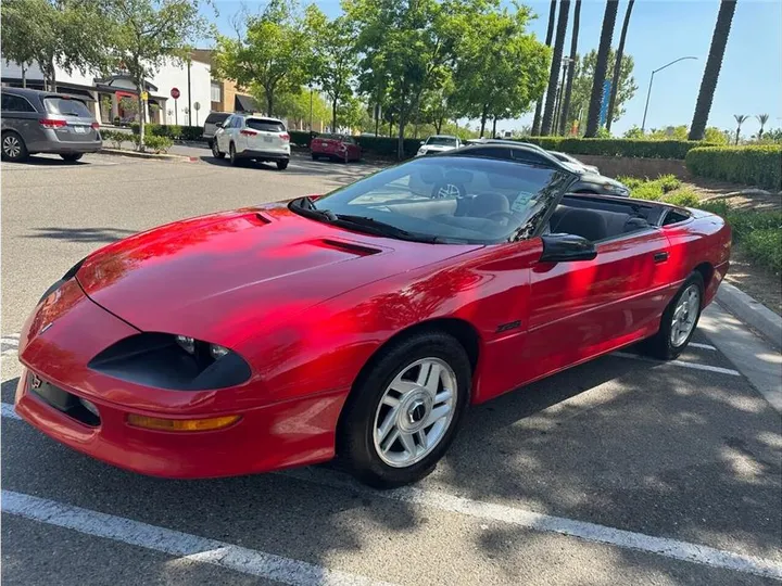 RED, 1994 CHEVROLET CAMARO Image 4