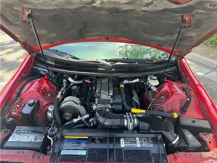 RED, 1994 CHEVROLET CAMARO Image 13