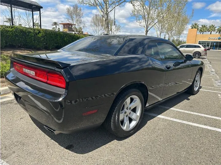 BLACK, 2013 DODGE CHALLENGER Image 4