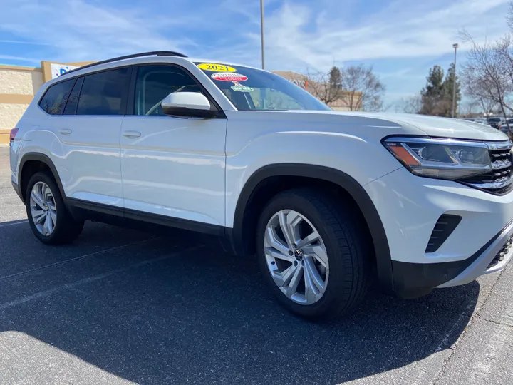 WHITE, 2021 VOLKSWAGEN ATLAS Image 16