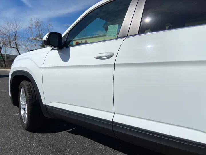 WHITE, 2021 VOLKSWAGEN ATLAS Image 20