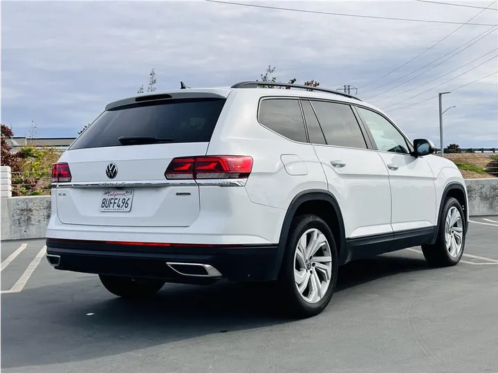 WHITE, 2021 VOLKSWAGEN ATLAS Image 2