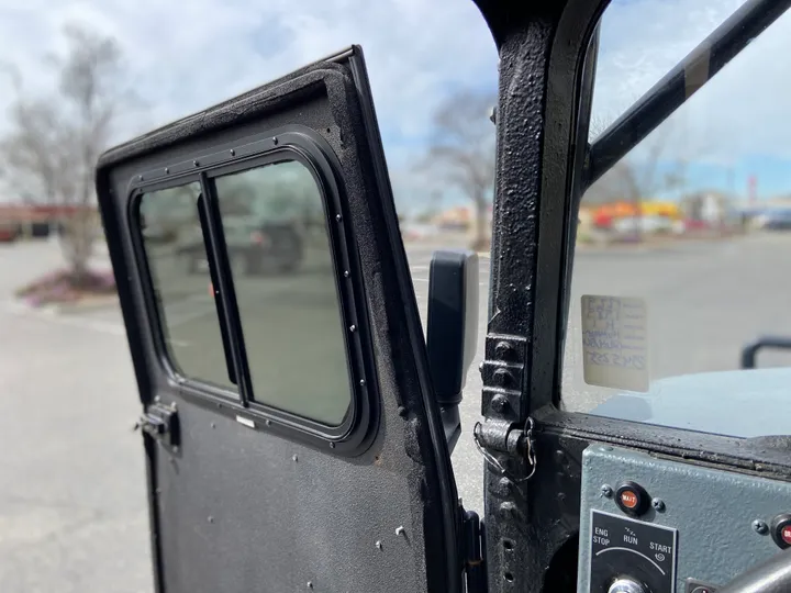 BLUE, 1989 AM GENERAL HMMWV Image 34