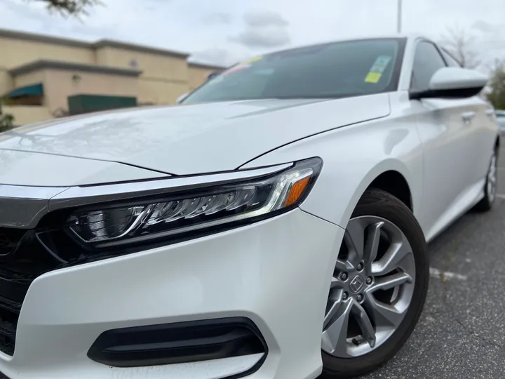 WHITE, 2019 HONDA ACCORD Image 15