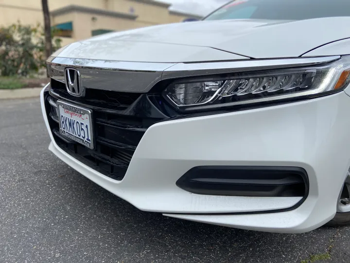 WHITE, 2019 HONDA ACCORD Image 16