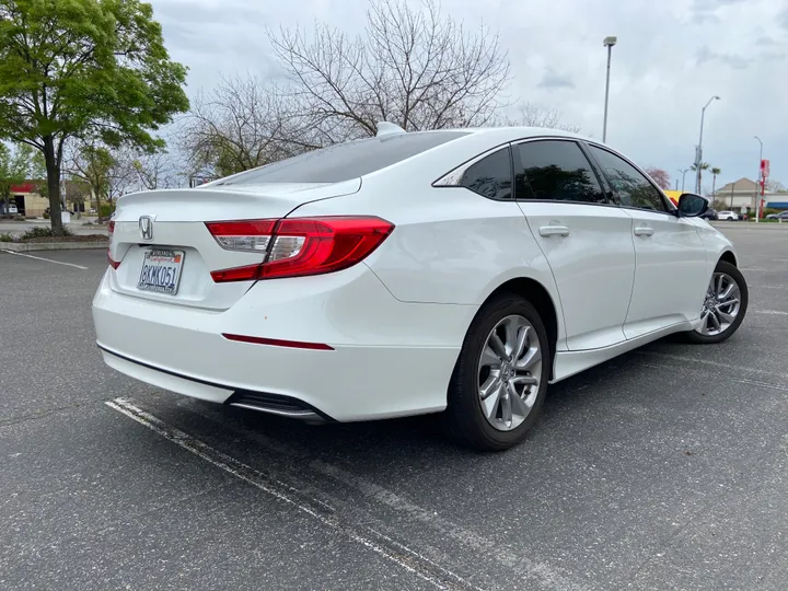 WHITE, 2019 HONDA ACCORD Image 20