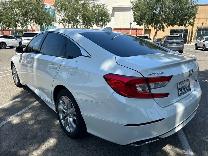 WHITE, 2019 HONDA ACCORD Image 3