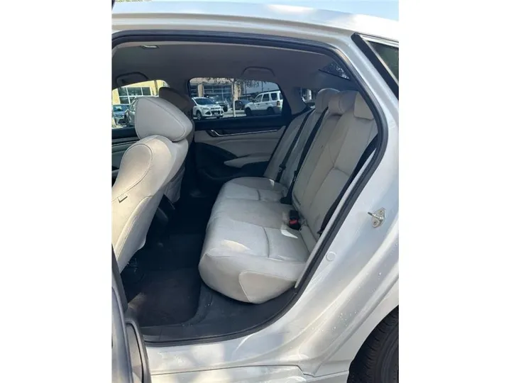 WHITE, 2019 HONDA ACCORD Image 9