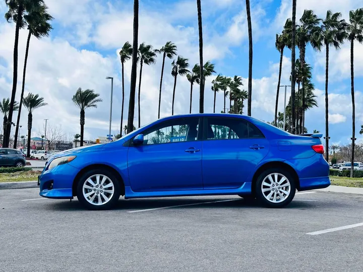 BLUE, 2009 TOYOTA COROLLA Image 2