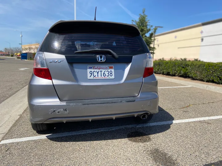 GRAY, 2010 HONDA FIT Image 14