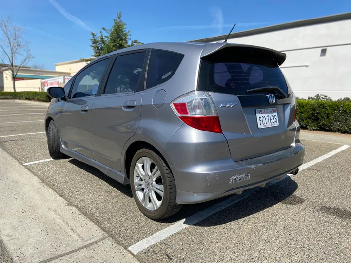 GRAY, 2010 HONDA FIT Image 15