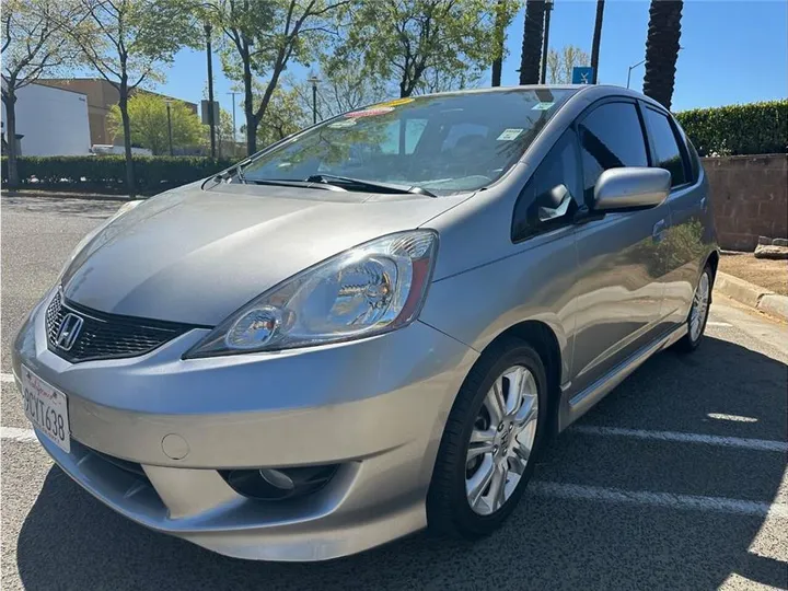 GRAY, 2010 HONDA FIT Image 2