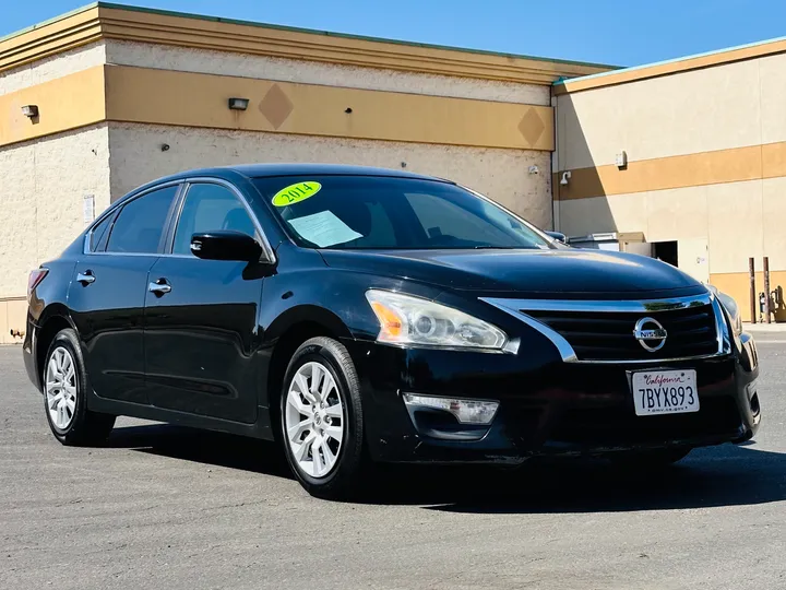 BLACK, 2014 NISSAN ALTIMA Image 10