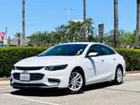 WHITE, 2018 CHEVROLET MALIBU Thumnail Image 2