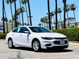 WHITE, 2018 CHEVROLET MALIBU Thumnail Image 9