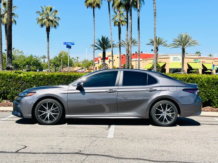 GRAY, 2021 TOYOTA CAMRY Image 9