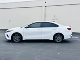 WHITE, 2022 KIA FORTE Thumnail Image 4