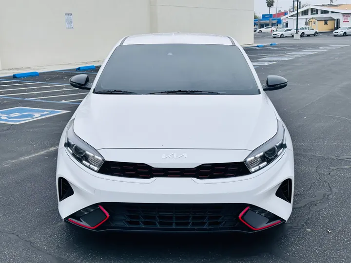 WHITE, 2022 KIA FORTE Image 10