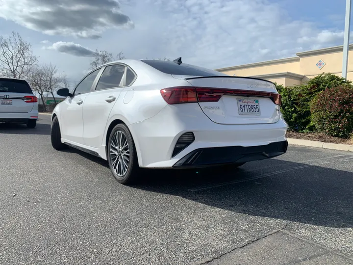 WHITE, 2022 KIA FORTE Image 35