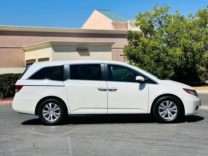 WHITE, 2016 HONDA ODYSSEY Image 8