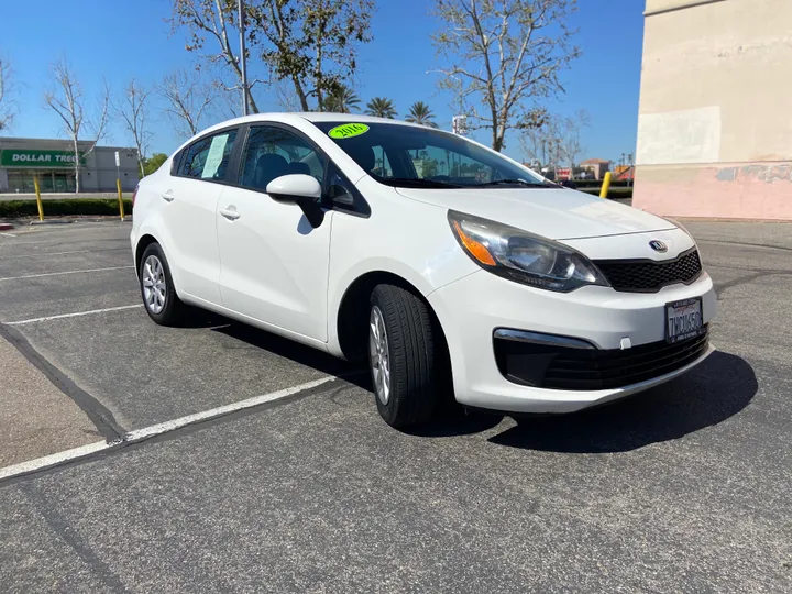 WHITE, 2016 KIA RIO Image 2