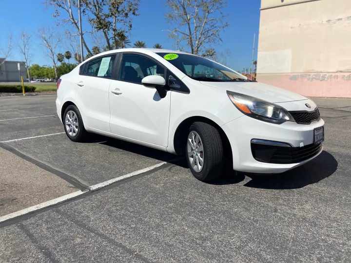 WHITE, 2016 KIA RIO Image 7