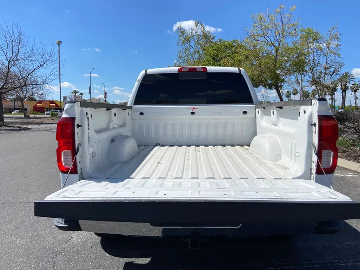 WHITE, 2016 CHEVROLET SILVERADO 1500 CREW CAB Image 25