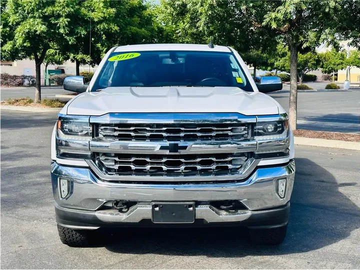 WHITE, 2016 CHEVROLET SILVERADO 1500 CREW CAB Image 2