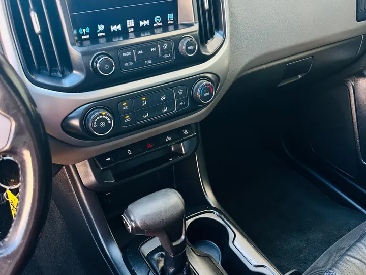 WHITE, 2017 CHEVROLET COLORADO EXTENDED CAB Image 27