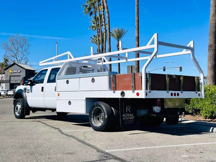 WHITE, 2008 FORD F450 SUPER DUTY CREW CAB & CHASSIS Image 4