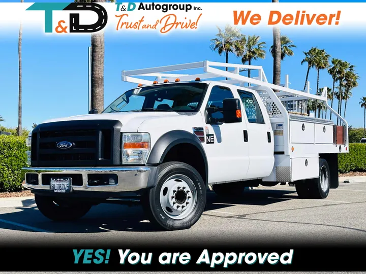 WHITE, 2008 FORD F450 SUPER DUTY CREW CAB & CHASSIS Image 1