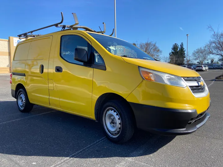 YELLOW, 2015 CHEVROLET CITY EXPRESS Image 12