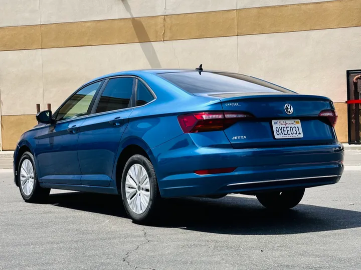 BLUE, 2019 VOLKSWAGEN JETTA Image 4