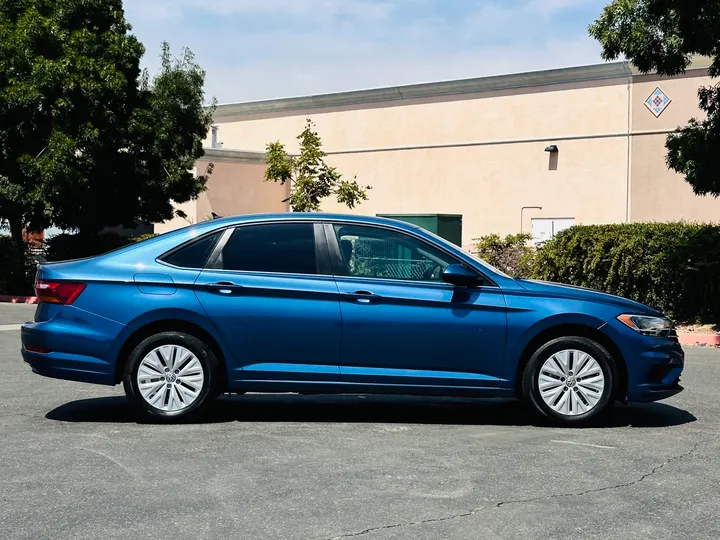 BLUE, 2019 VOLKSWAGEN JETTA Image 7