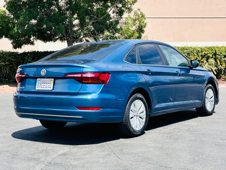 BLUE, 2019 VOLKSWAGEN JETTA Image 8