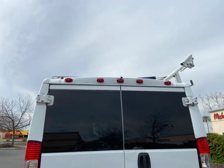 WHITE, 2017 RAM PROMASTER CARGO VAN Image 42