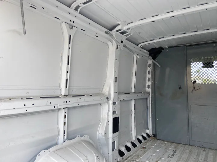 WHITE, 2017 RAM PROMASTER CARGO VAN Image 51