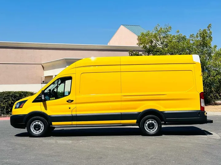 YELLOW, 2016 FORD TRANSIT 250 VAN Image 3