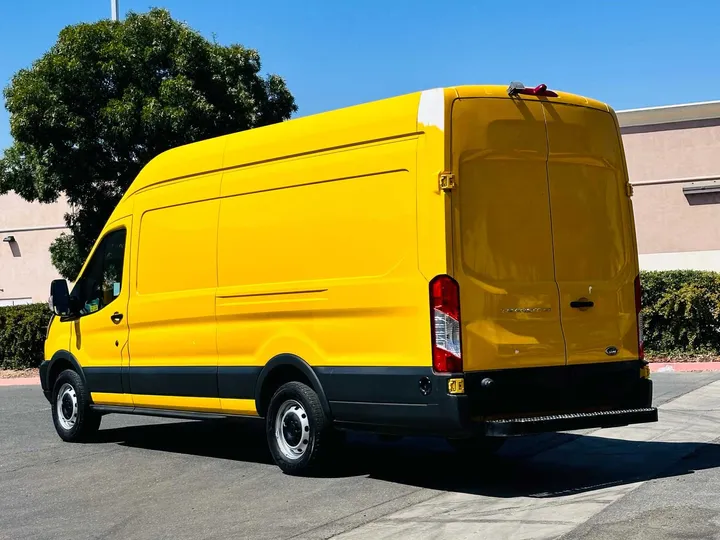 YELLOW, 2016 FORD TRANSIT 250 VAN Image 4