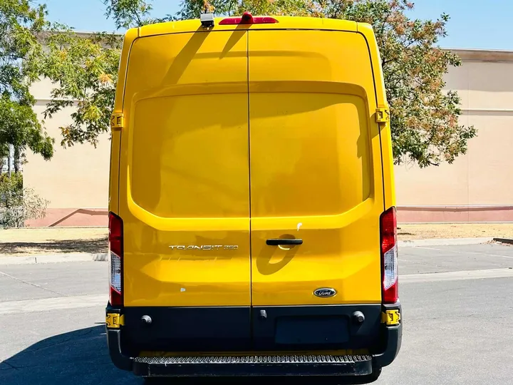 YELLOW, 2016 FORD TRANSIT 250 VAN Image 5