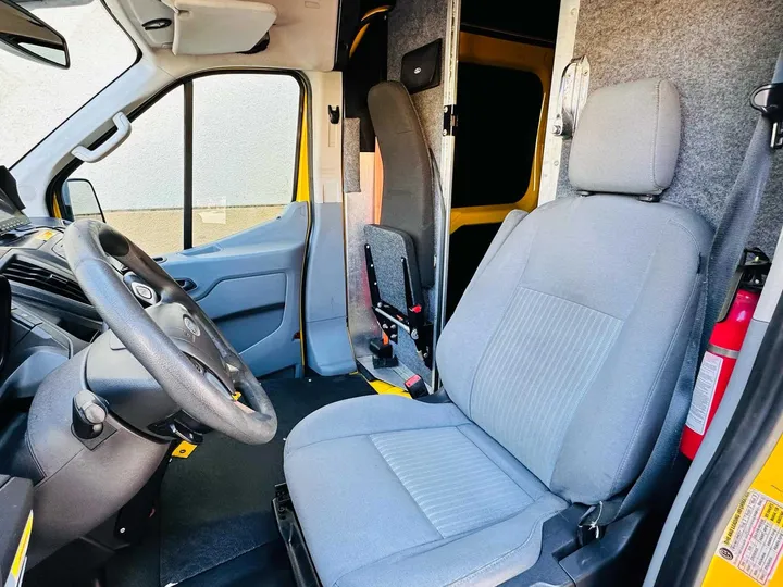 YELLOW, 2016 FORD TRANSIT 250 VAN Image 15